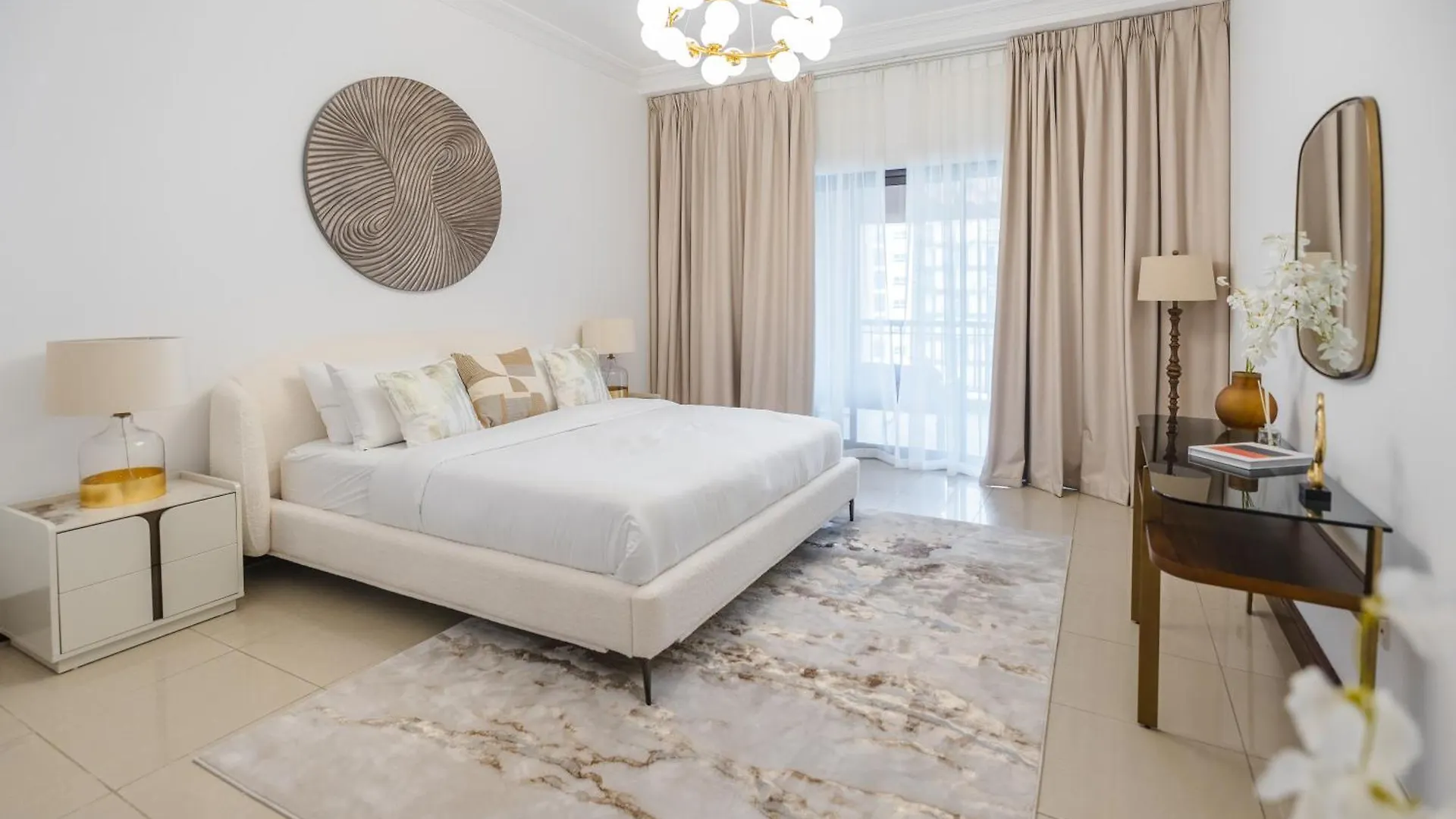 Clever Guest 030 Golden Mile 6 Dubai United Arab Emirates